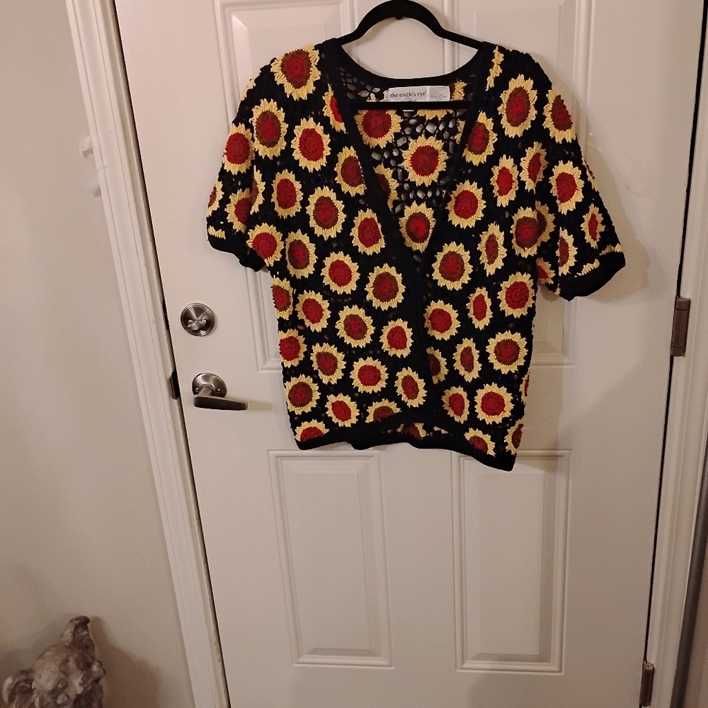 Beautiful Vintage Hand Knitted The Eagles Eye Sunflower Cardigan.